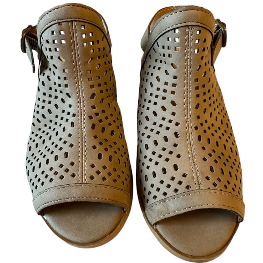 Taupe lucky brand kids chunky heel sandal